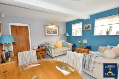 Family Room (2)