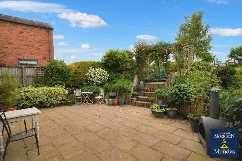 Rear Patio-Terrac...