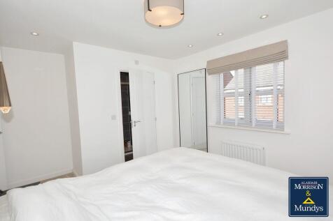 Master Bedroom (2...