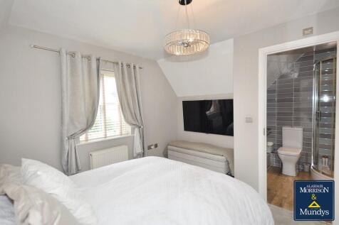 Master Bedroom Su...