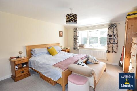 Master Bedroom (2...