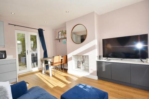 Lounge-Dining Are...