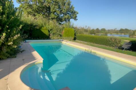 Pool looking to golf