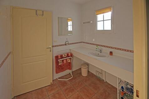Jack &amp; Jill bath
