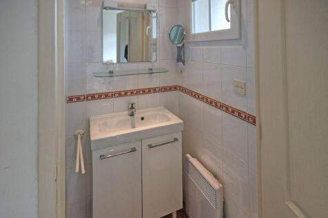 Ensuite bed 3