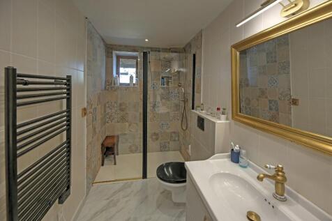 Shower ground floor