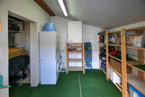 Store/laundry
