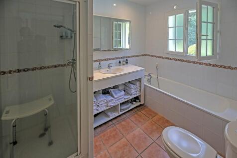 Master en-suite