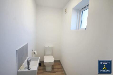 Cloakroom / WC
