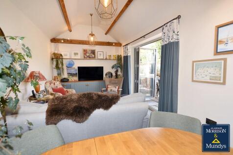 Family Room (2)