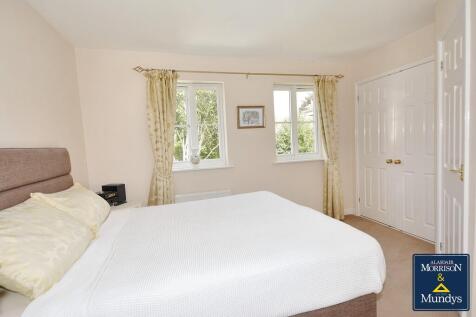 Bedroom 1 (2)