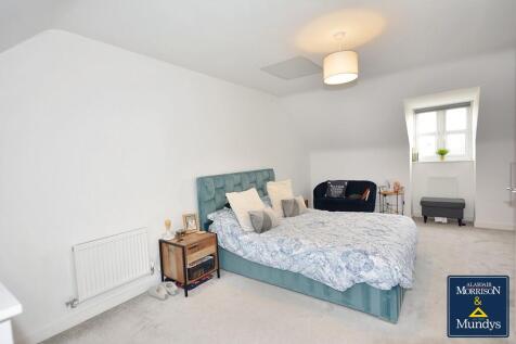 Master Bedroom (2...
