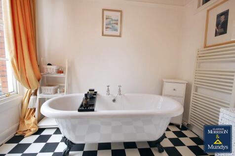 Master Bedroom En...