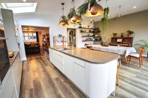 Kitchen Family Ro...