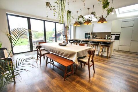 Kitchen Family Ro...