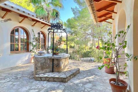 02-Paguera-Mediterrane Villa in exzellenter Lage-kaufen-brunnen