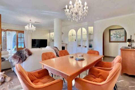 06-Paguera-Mediterrane Villa in exzellenter Lage-kaufen-tisch