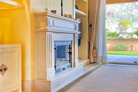 08-cala llamp-Geräumiges Gartenapartment in exklusiver Anlage-kaufen-kamin