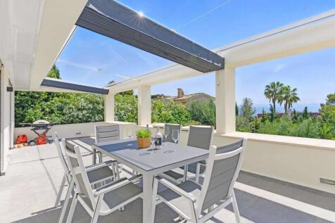 07-cas catala-Meerblick-Appartement mit Privatgarten-kaufen-esstisch