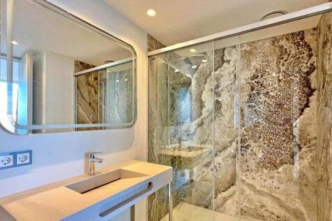 17-cala vinyas-Minimalistische Villa mit Meerzugang-kaufen-dusche