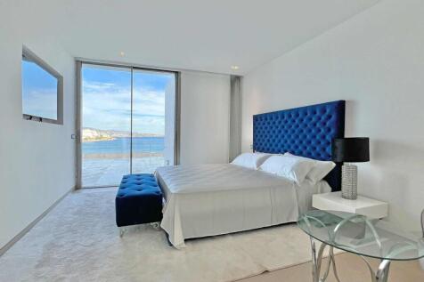 19-cala vinyas-Minimalistische Villa mit Meerzugang-kaufen-schlafzimmer