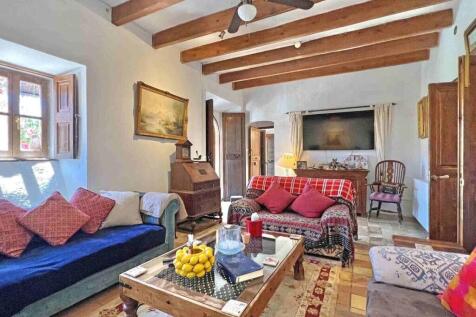 07-s&#39;arraco-Authentische Mallorca-Finca auf 8000 m2 Grundstueck-kaufen-wohnzimmer