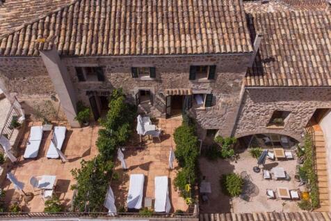 26-Boutique Hotel zu verkaufen - ein Rückzugsort im Herzen der Tramuntana-kaufen-innenhof