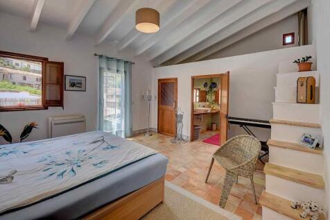 12-s&#39;arraco-Charmantes Stadthaus mit Pool und Weitblick-kaufen-en suite