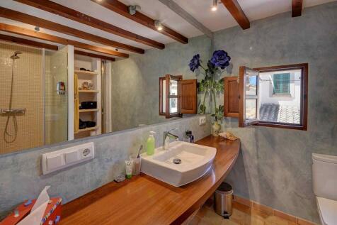 13-s&#39;arraco-Charmantes Stadthaus mit Pool und Weitblick-kaufen-badezimmer