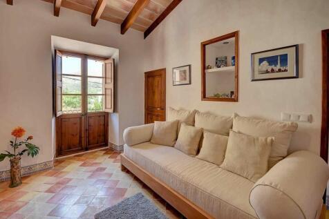 16-s&#39;arraco-Charmantes Stadthaus mit Pool und Weitblick-kaufen-sofa