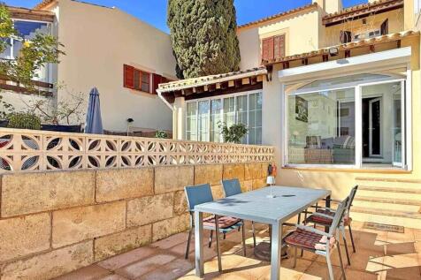 01-paguera-Triplex-Stadthaus fußlaeufig zur Promenade-kaufen