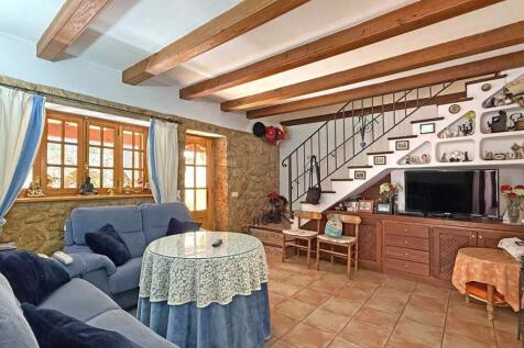 04-andratx-Charmantes Dorfhaus mit mediterranem Gartenparadies und traumhaftem Bergblick-kaufen-wohnzimmer