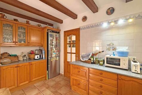 06-andratx-Charmantes Dorfhaus mit mediterranem Gartenparadies und traumhaftem Bergblick-kaufen-kueche