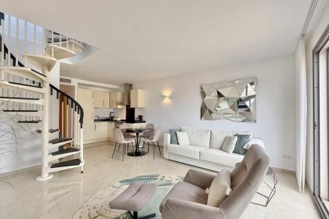 07-Habour-Penthouse-with-roof-top-terrace-kaufen-treppe