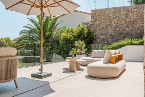 05-port andratx-Modernes Wohnerlebnis mit mediterranem Flair und Rasenflaeche-kaufen-terrasse