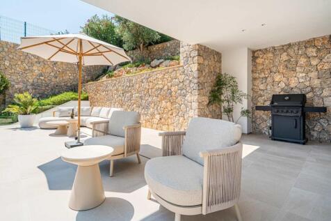 06-port andratx-Modernes Wohnerlebnis mit mediterranem Flair und Rasenflaeche-kaufen-sessel