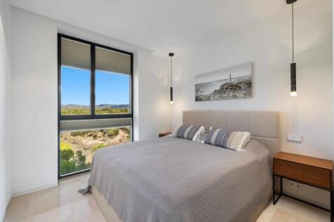 15-paguera-Exklusives Neubau-Penthouse mit Blick ueber die Malgrat Inseln-kaufen-doppelbett