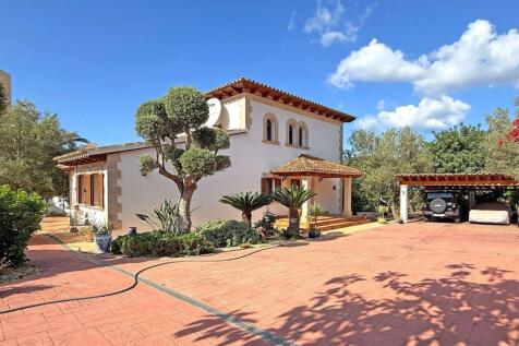 02-andratx-Mediterranes Stadthaus mit Grundstueck-kaufen-baum