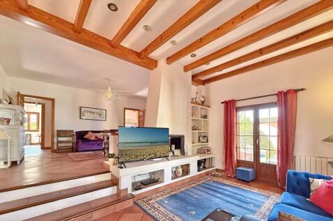 05-andratx-Mediterranes Stadthaus mit Grundstueck-kaufen-wohnbereich