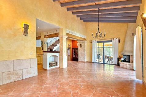 07-andratx-Finca mit Traumgarten und Swimmingpool-kaufen-wohnbereich