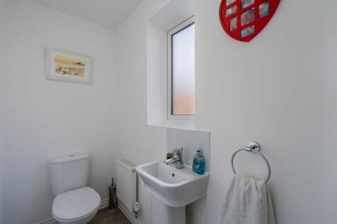 Downstairs Cloakroom 