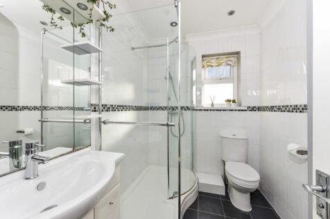 Family Shower Room 