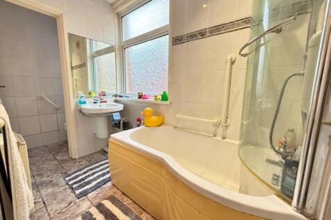 Ground Floor Bathroom