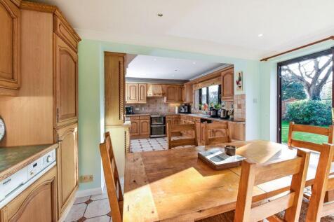 Kitchen/Dining Area