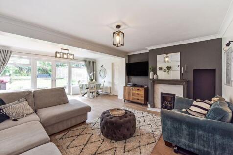 Extended Lounge