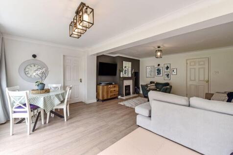 Extended Lounge