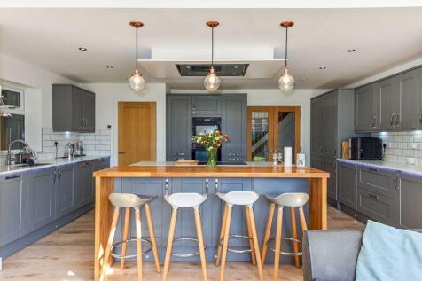Kitchen Breakfast Bar 