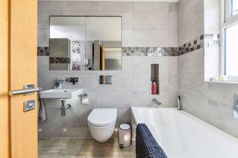 Family Bathroom / En-Suite 