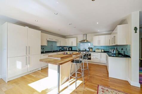 Kitchen Whole