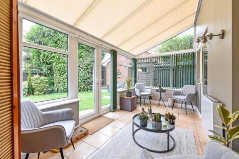 Conservatory With Glass Roof 